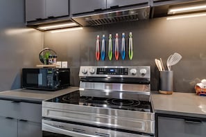 Electric stove and oven