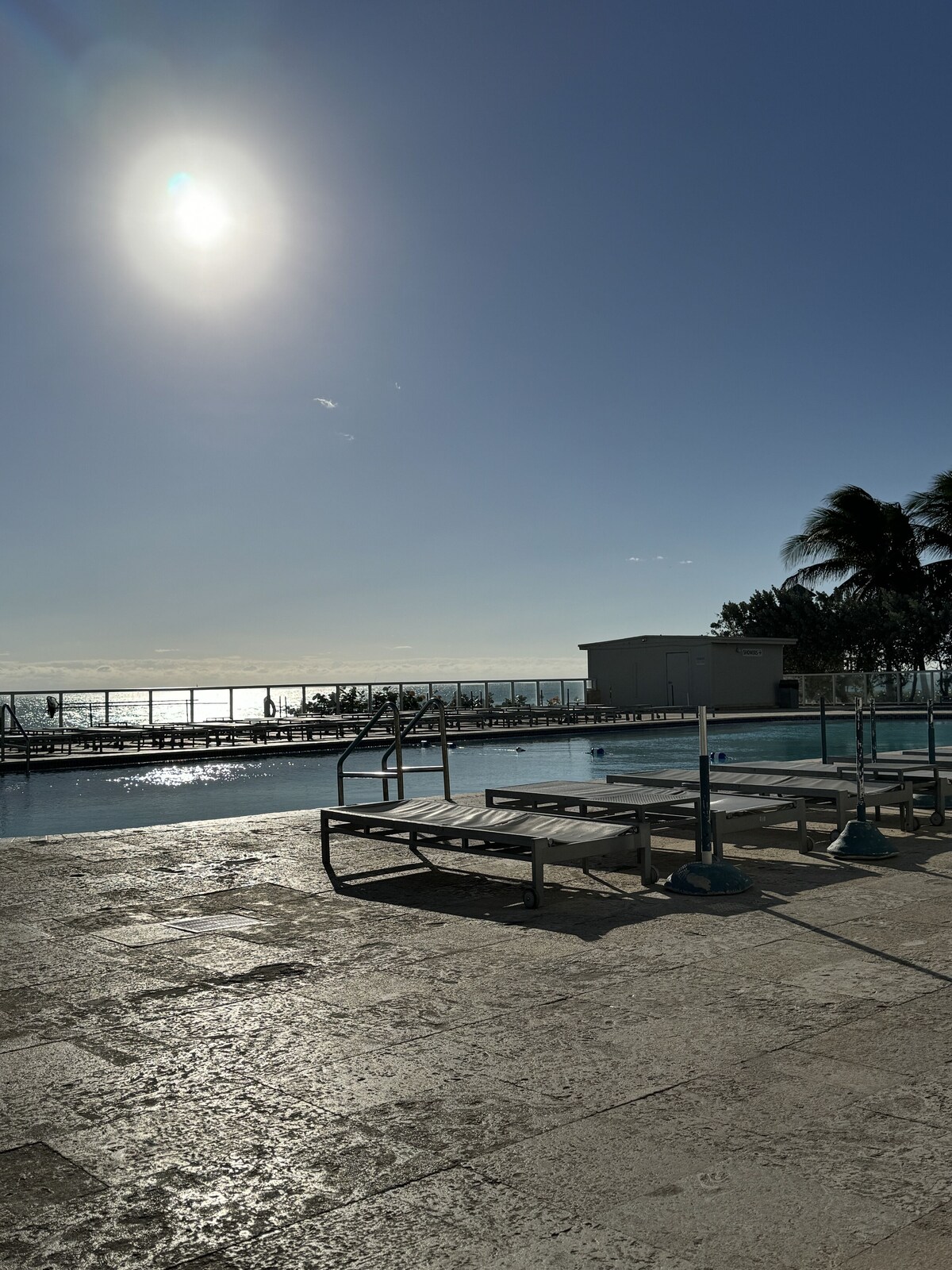 Ramada Plaza Marco Polo Beach Resort Studio on Collins av. with balcony pool gym