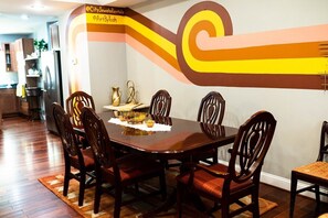 Enjoy a meal with loved ones, whether curated and crafted by our private chef or lovingly home cooked by you and your guests