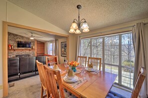 Dining Room | Single-Story House | Pet Friendly w/ Fee