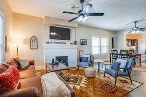Living Room | Smart TV | Free WiFi | Central A/C | 1st Floor