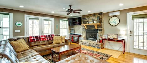 Sparta Vacation Rental | 4BR | 3.5BA | 2,600 Sq Ft | Stairs Required