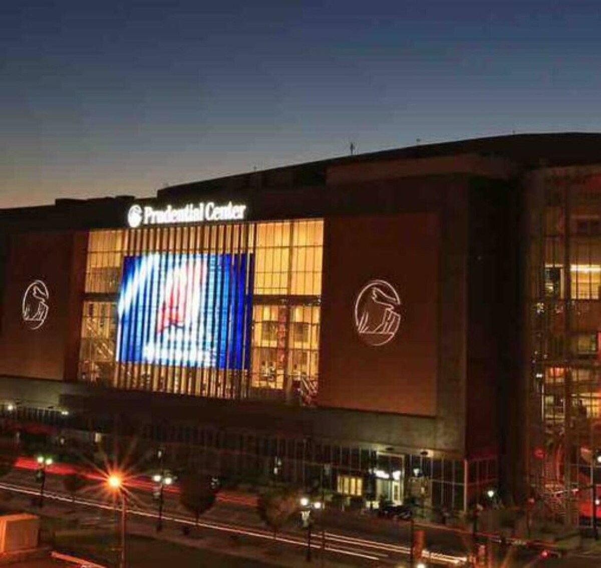 5 min to the Newark Airport and Jersey Garden Mall