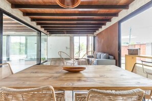 Dinning table