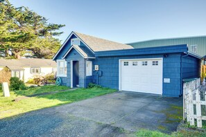 Home Exterior | Keyless Entry | Single-Story