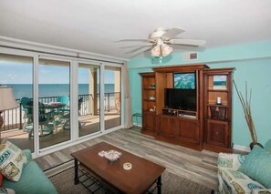 Living area, smart TV