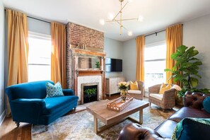 1st Floor Living Room, 55" Smart TV