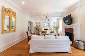 Spacious and Bright Family Room, 65” Smart TV, seating for large groups