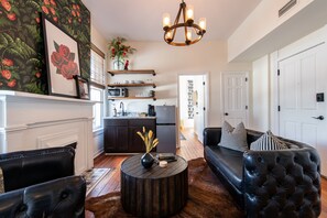 Four Roses Unit