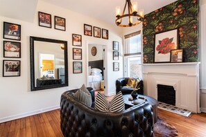 Four Roses Unit