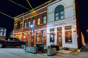 Amsden Bourbon Bar - Walking Distance