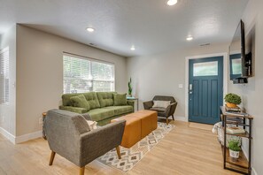 Living Room | Smart TV