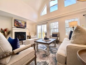 Vaulted Ceilings, Designer Finishes and Fireplace!