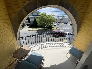 Outdoor seating / patio area