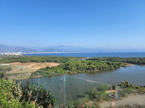 Vue depuis lâhĂ©bergement