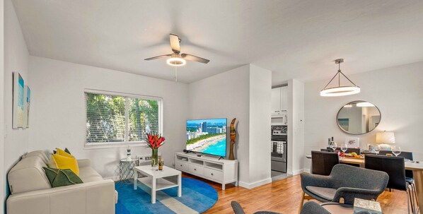 Cozy one bedroom apartment just steps away from the beach and water taxi on the Intracoastal Waterway.