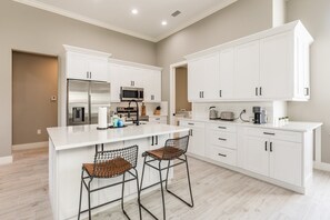 kitchen and Breakfast Bar area