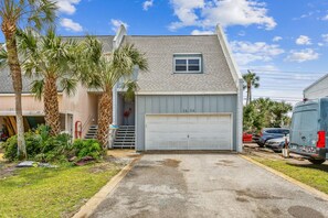 Plenty of driveway parking available