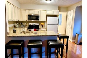 4 high stools 