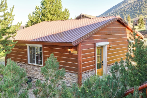 Island Park Vacation Rental | 1BR | 1BA | 375 Sq Ft | Step-Free Access