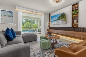 2846 Storey Cove Ave (2).jpg