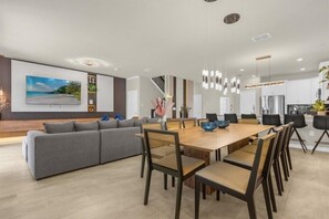 2846 Storey Cove Ave (3).jpg