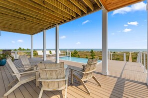 Seating on Pool Deck