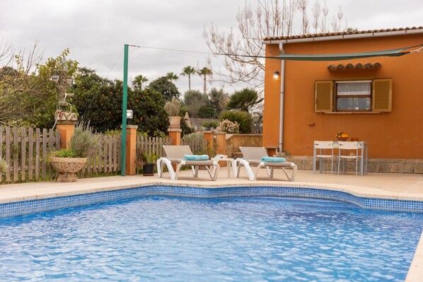 Swimming pool