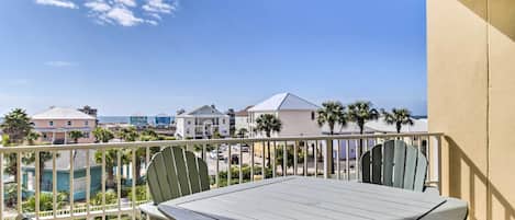 Gulf Shores Vacation Rental | 1BR | 1BA | 808 Sq Ft | Step-Free Elevator Access