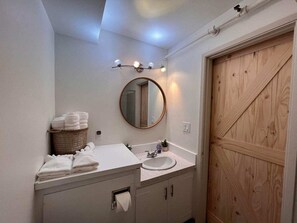 Bathroom: Towels