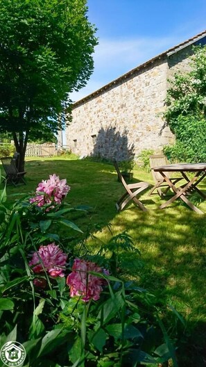 Gîte à Vernines, Puy-de-Dôme, labellisé Gîtes de France: l'extérieur