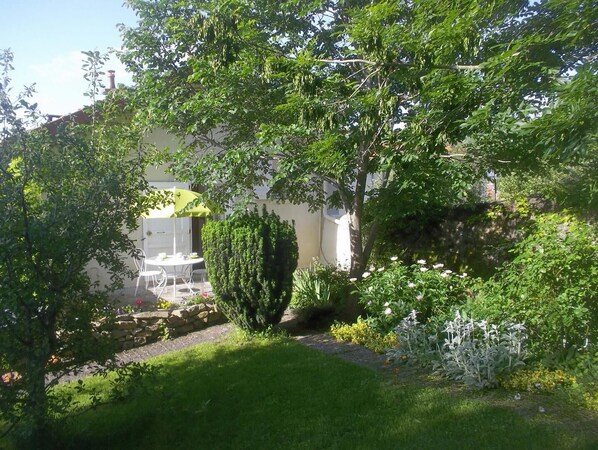 Photo 0