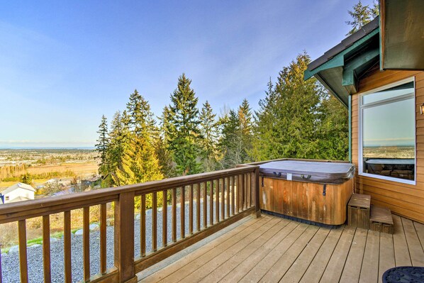 Sequim Vacation Rental | 3BR | 2BA | Stairs Required | 2,100 Sq Ft
