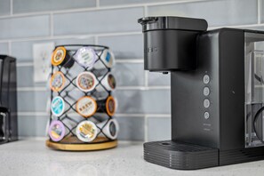 Kaffee und/oder Kaffeemaschine