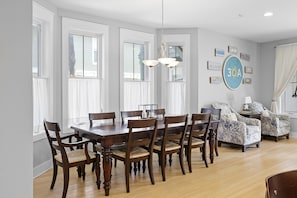 23-Hemingway-at-30A-Dining