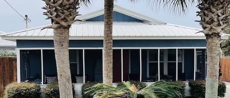 Family-Sized 2BR/2BA Cottage/House-5 Minutes to the Beach! Quite West End of PCB