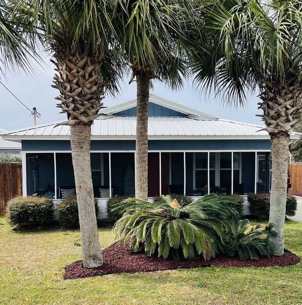 Family-Sized 2BR/2BA Cottage/House-5 Minutes to the Beach! Quite West End of PCB