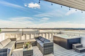 Spend your evenings lounging on the top level patio, with breathtaking views of the Nashville skyline and hot tub for your enjoyment.