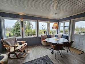 Living room with a view of Lake Þingvellir