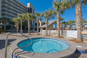 Hot tub 