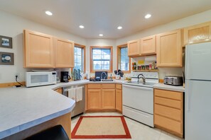 Kitchen | Cooking Basics & Spices | Drip Coffee Maker