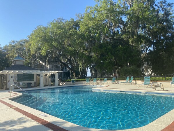 Pool side view of Hampton river