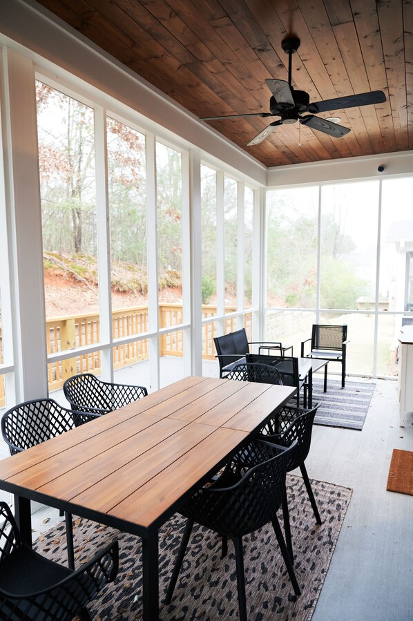 Outdoor dining