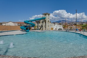 Community Amenities | Pool | Water Slide | Lazy River | Loungers