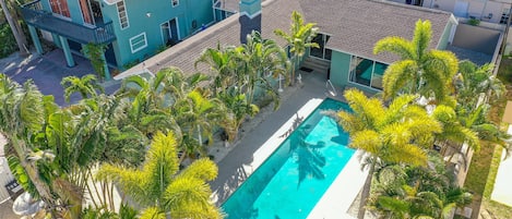 The private pool home