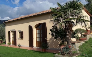 Building Exterior, Main Entrance
