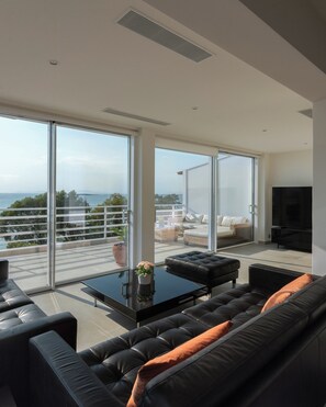 Living area and outside sitting area