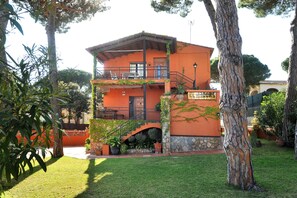 House with garden for tourist rental l'Escala