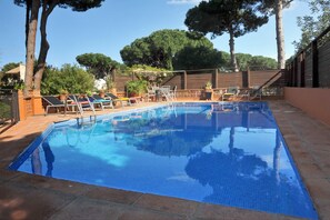 Swimming pool for tourist rental l'Escala