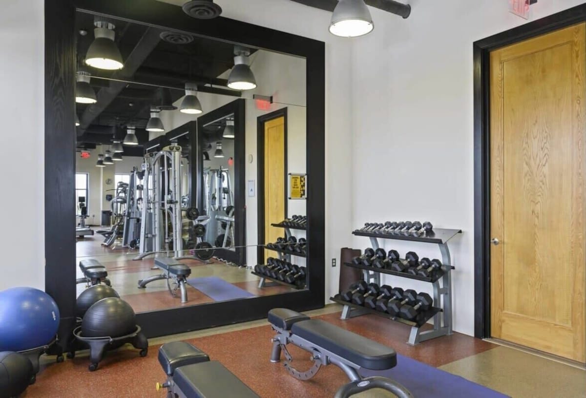 Wonderful 2/2 Condo at pentagon City with Gym